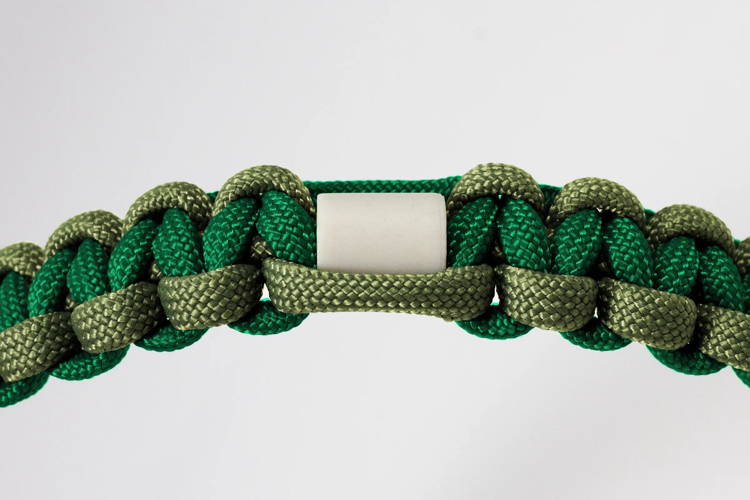 Zeckenhalsband mit EM-Keramik · Royal Grün × Olive